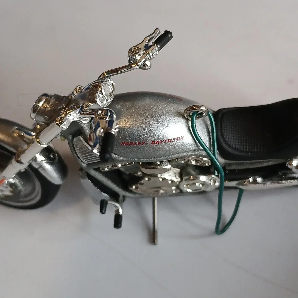 Hallmark Harley-Davidson 2002 VRSCA V-Rod Keepsake Ornament‎